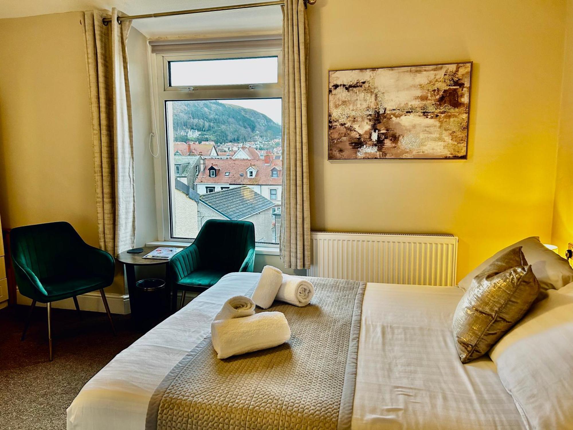 Hotel No5, Beachfront With Free Private Car Park Llandudno Ngoại thất bức ảnh