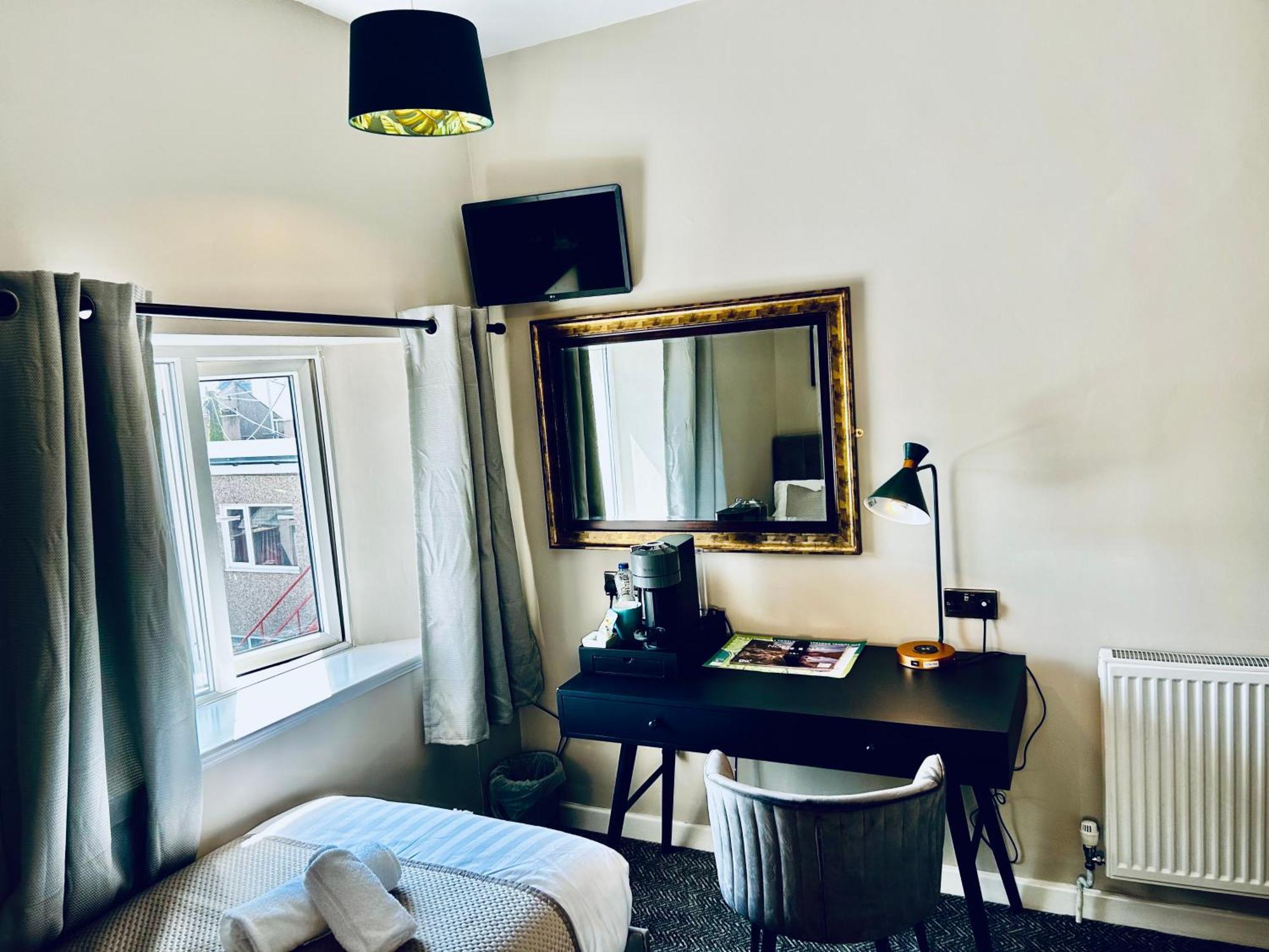 Hotel No5, Beachfront With Free Private Car Park Llandudno Ngoại thất bức ảnh