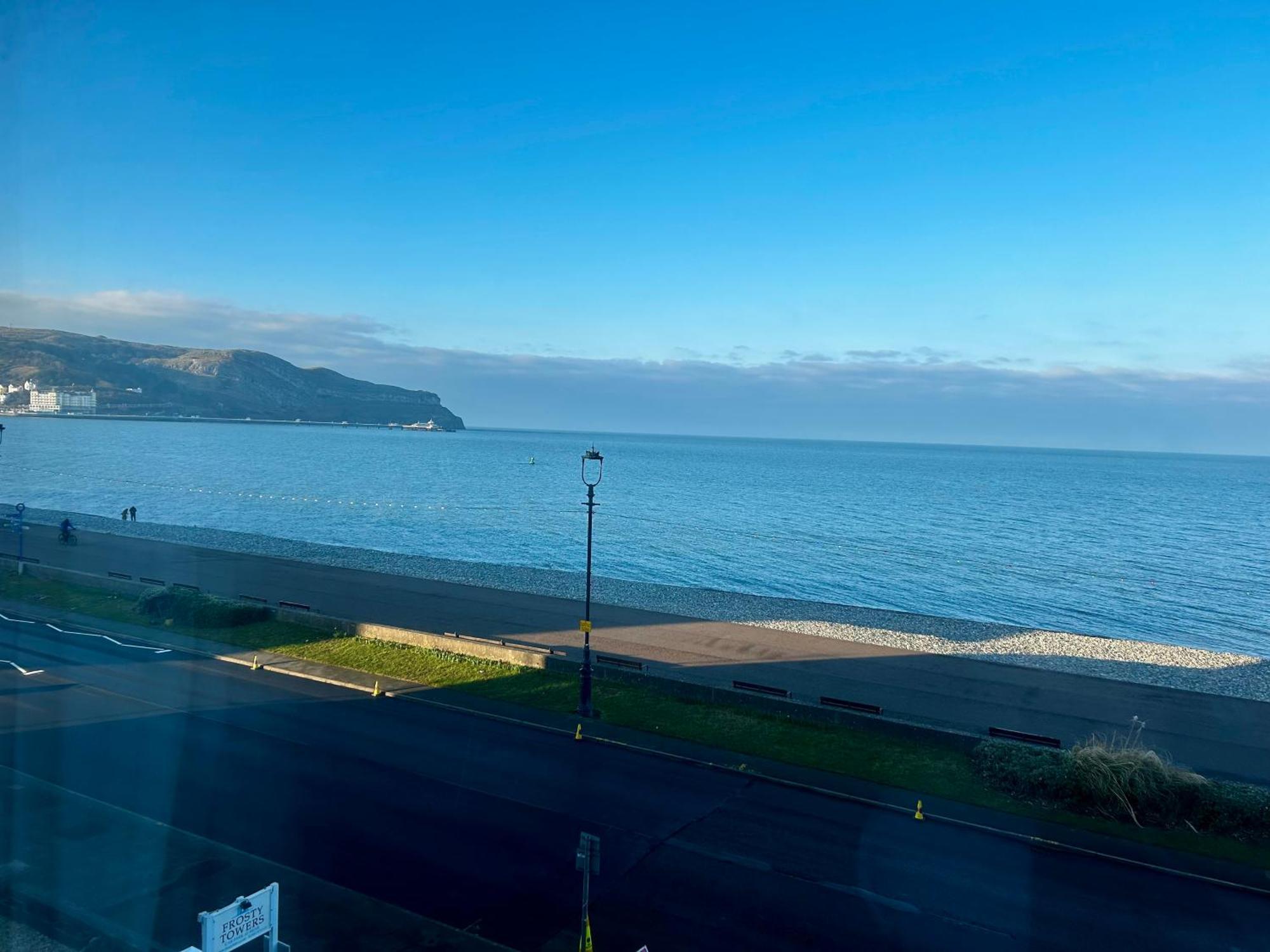 Hotel No5, Beachfront With Free Private Car Park Llandudno Ngoại thất bức ảnh